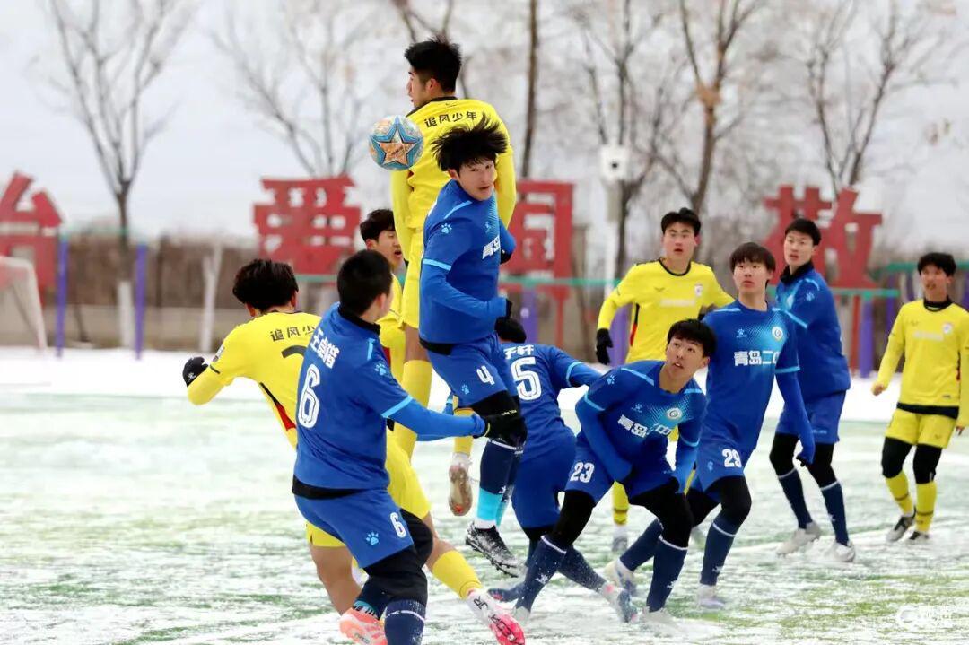 亚博-全胜夺冠！青岛二中足球队十一连胜捧起队史首座 “市长杯”