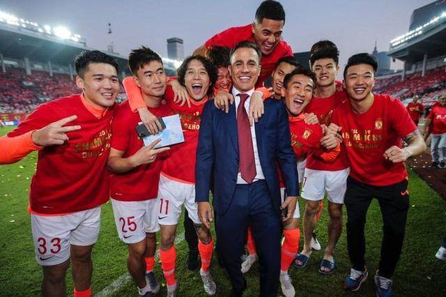 亚博体育APP-多队欠薪+无力经营！中超频现黑天鹅 遇最严峻考验