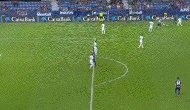 1629670344360026889.gif 亚博体育app登录-【西甲】维尼修斯2度扳平 贝尔头筹本泽马2传皇马平