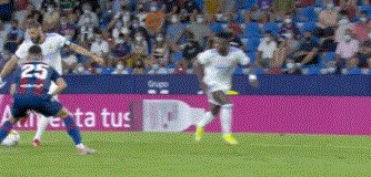 1629670457229083909.gif 亚博体育app登录-【西甲】维尼修斯2度扳平 贝尔头筹本泽马2传皇马平